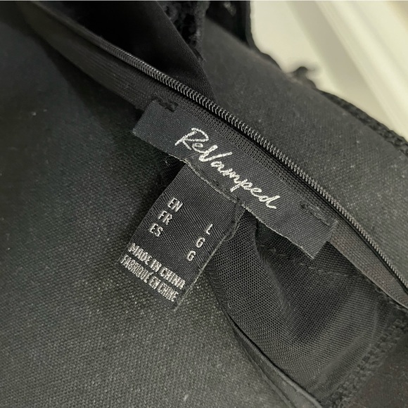 Super cute Mesh chest dress - Fitted large - Picture 7 of 8